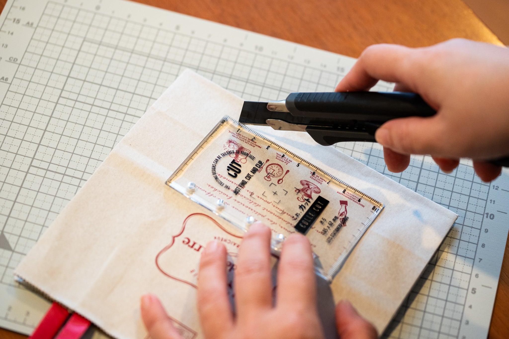 これ、カット|システム手帳専用カッティングガイド定規